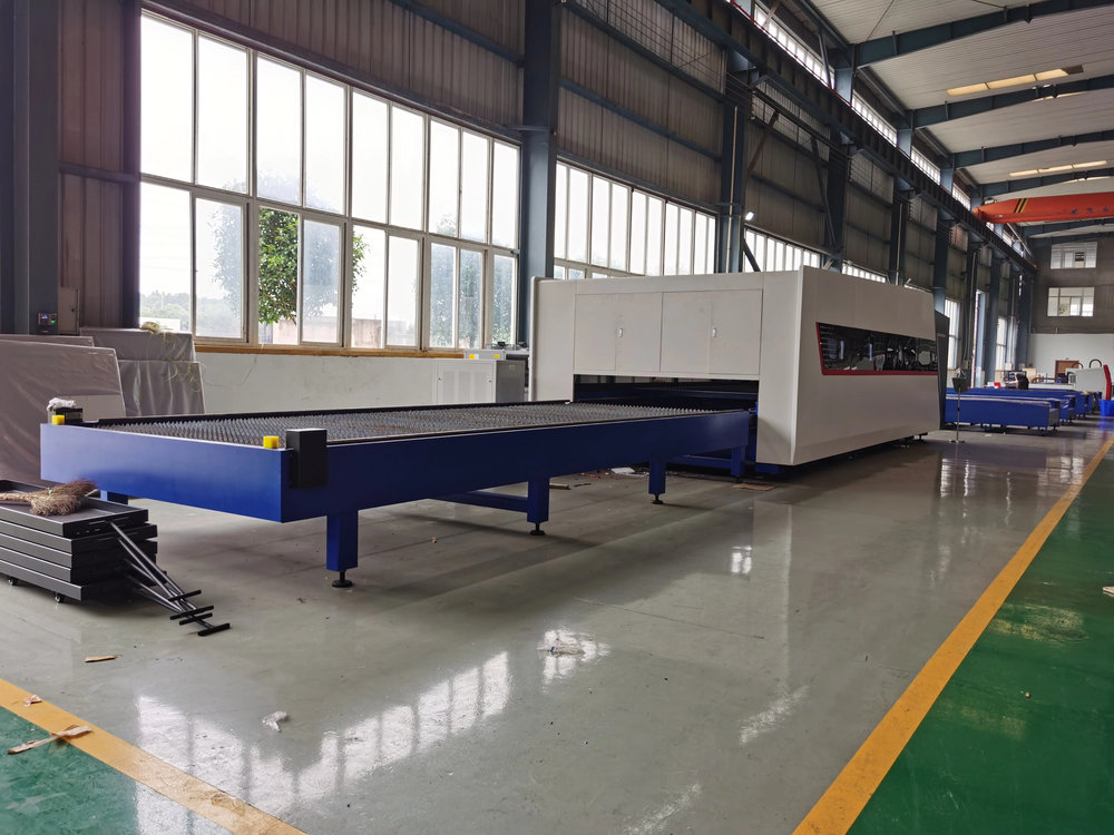 완전 밀폐형 CNC 파이버 레이저 절단기(산업용, 고정 - Industrial Fiber Laser Cutting Machine 리뷰 및 가격